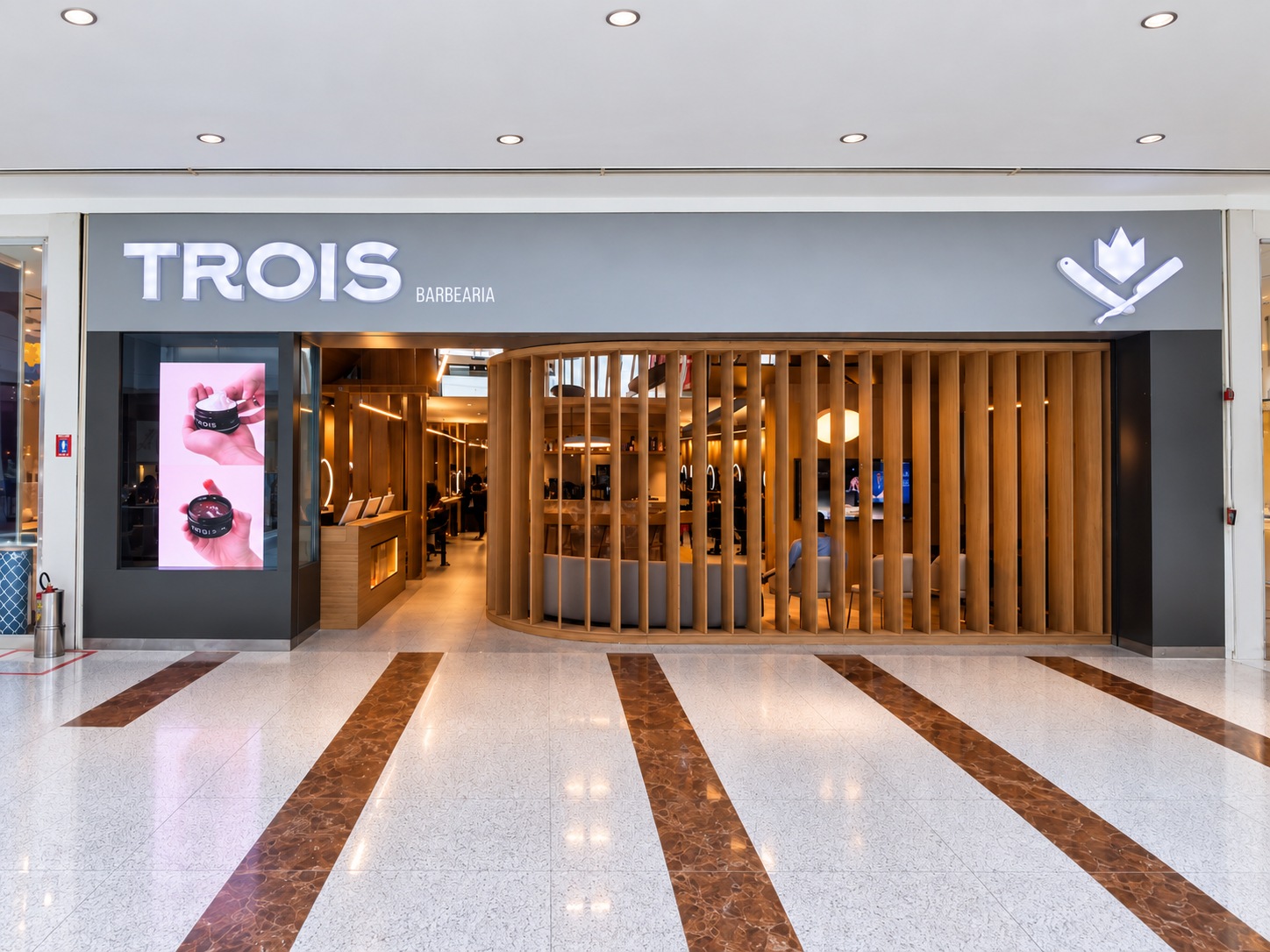 Fachada da unidade TROIS RioMar Shopping